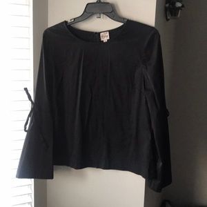 Wide sleeves with tie ribbons black blouse